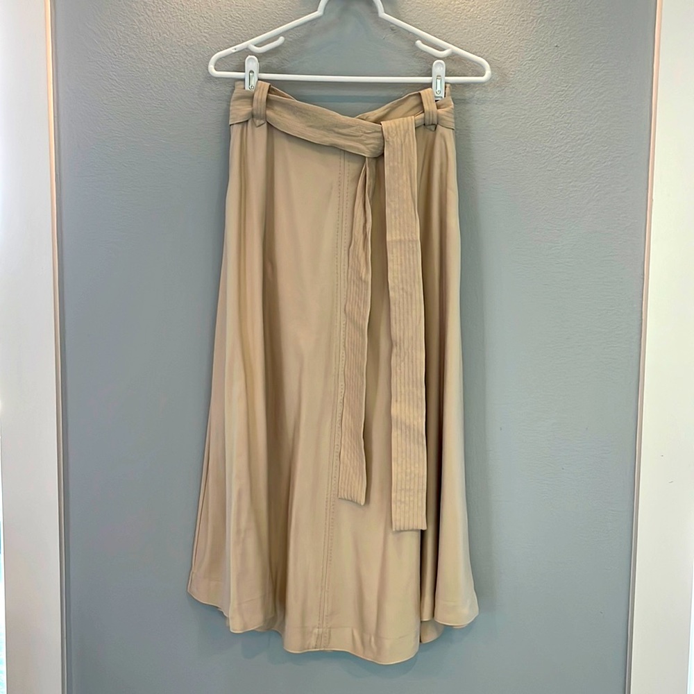 NWOT khaki Banana Republic belted skirt